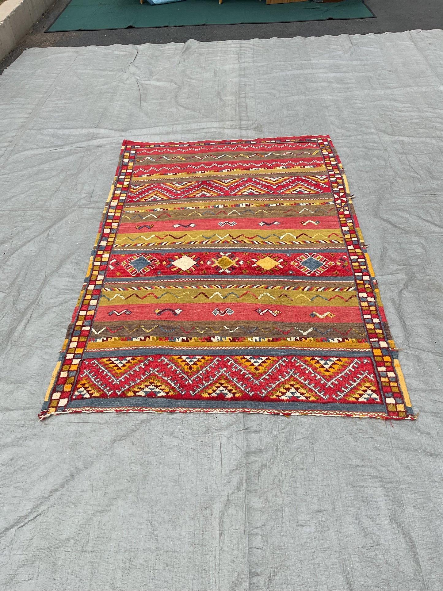 Wiggles Rug (R076)