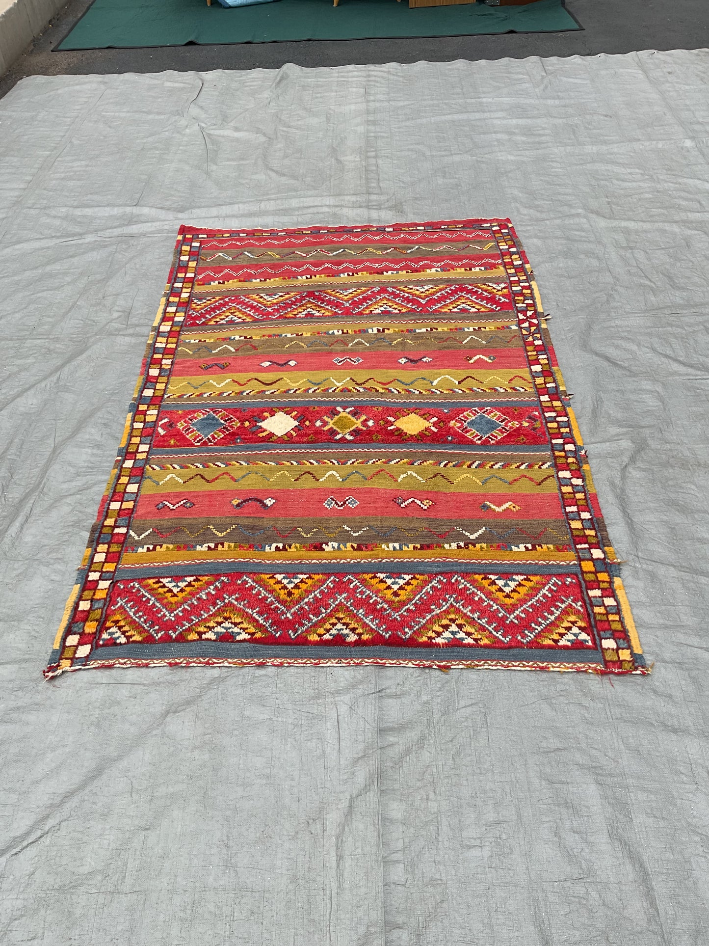 Wiggles Rug (R076)