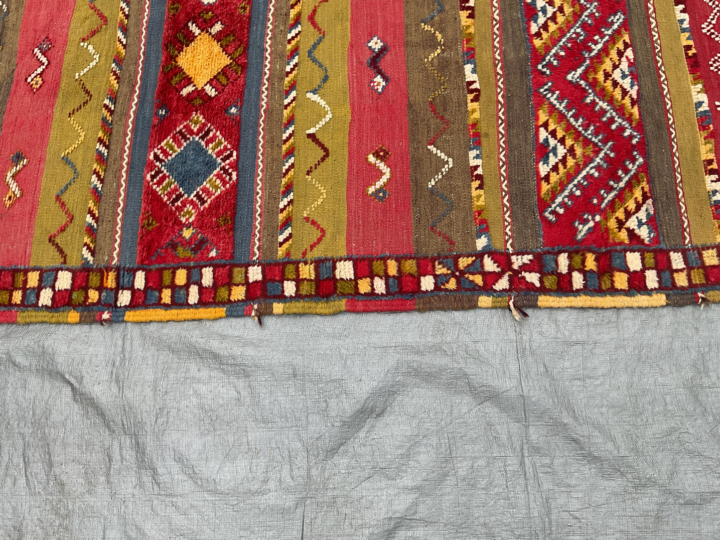 Wiggles Rug (R076)