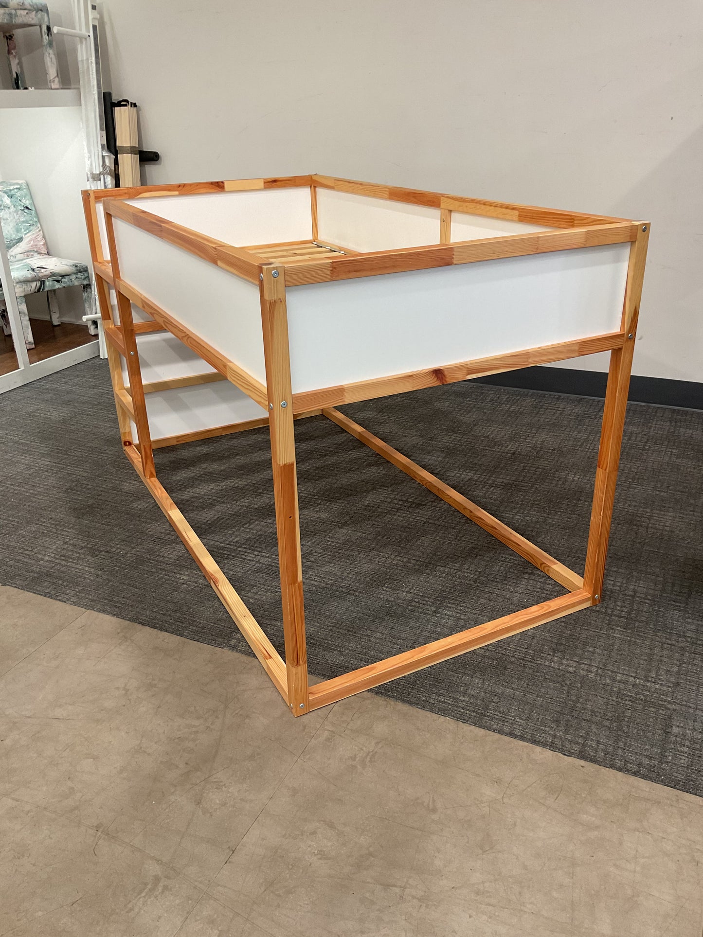 Reverse Twin Bed (B086)
