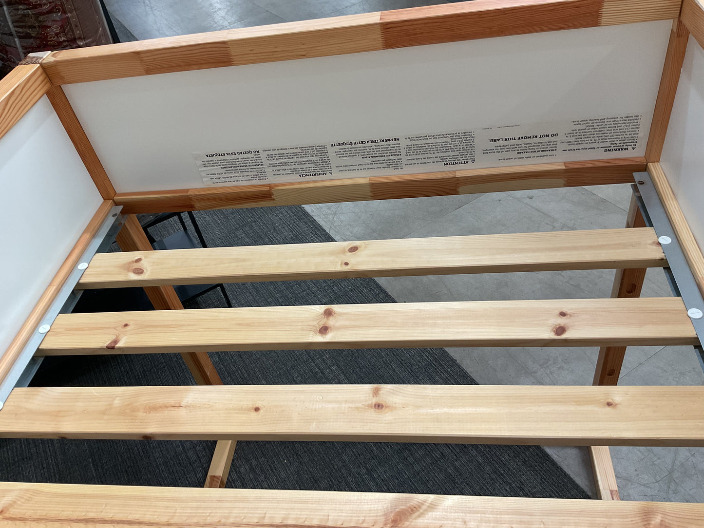 Reverse Twin Bed (B086)