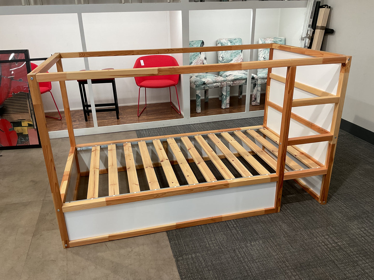 Reverse Twin Bed (B086)