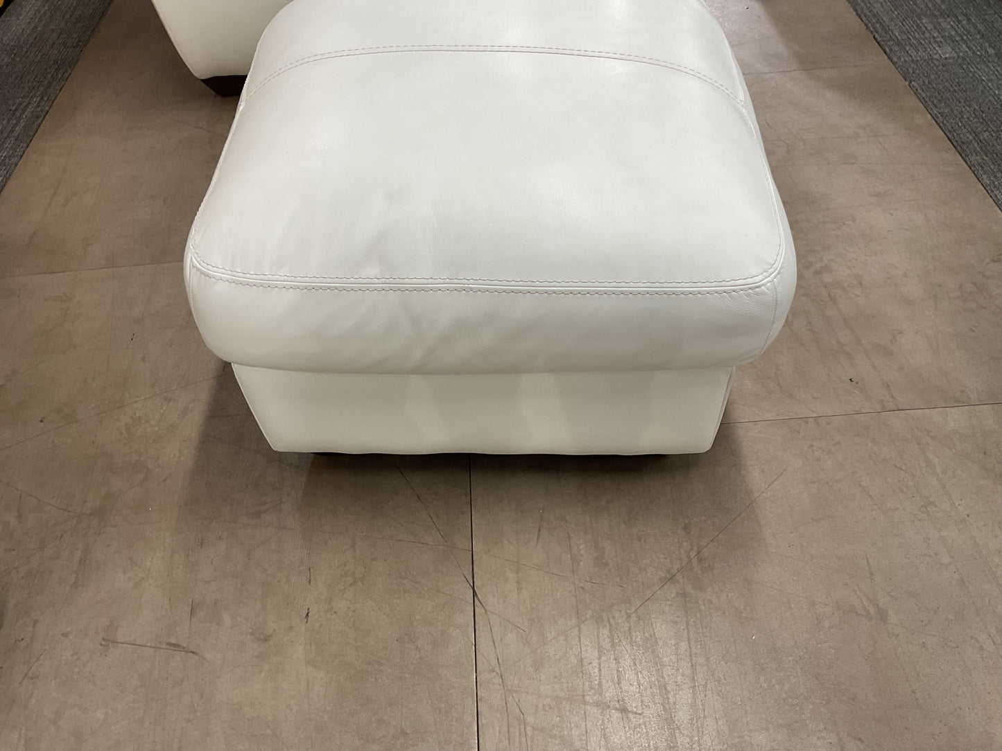 Pearl Love Seat