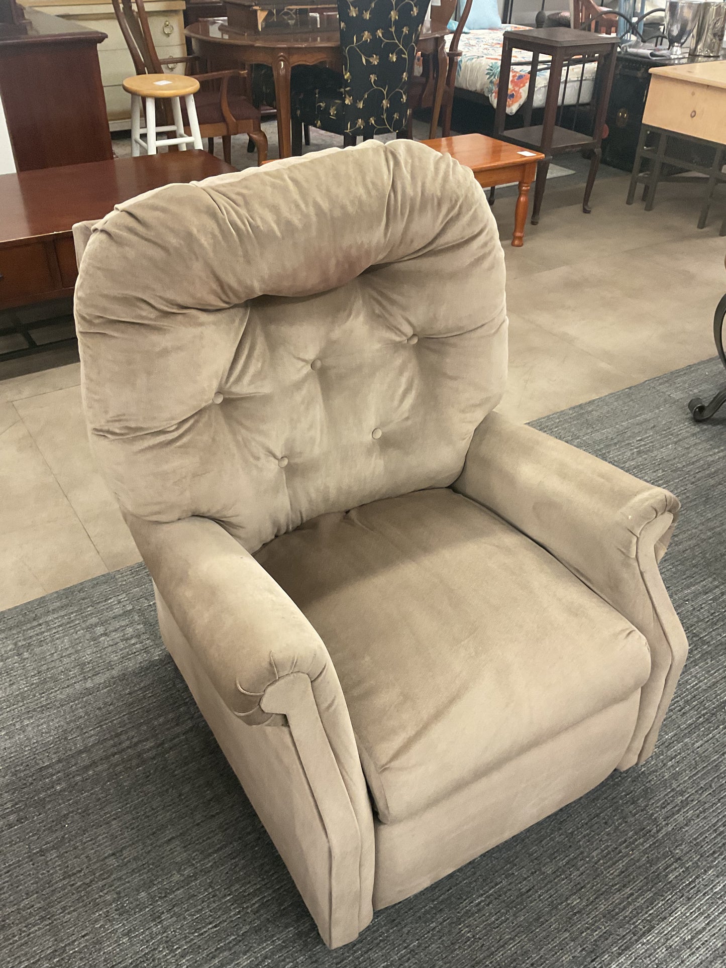 Grey Solo Recliner (WH)