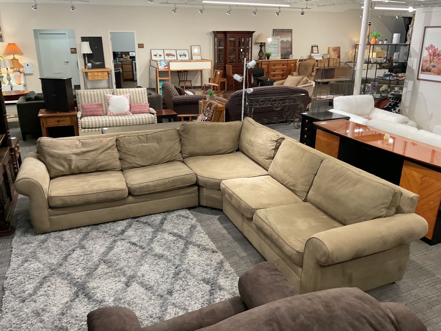 Tigris Sectional