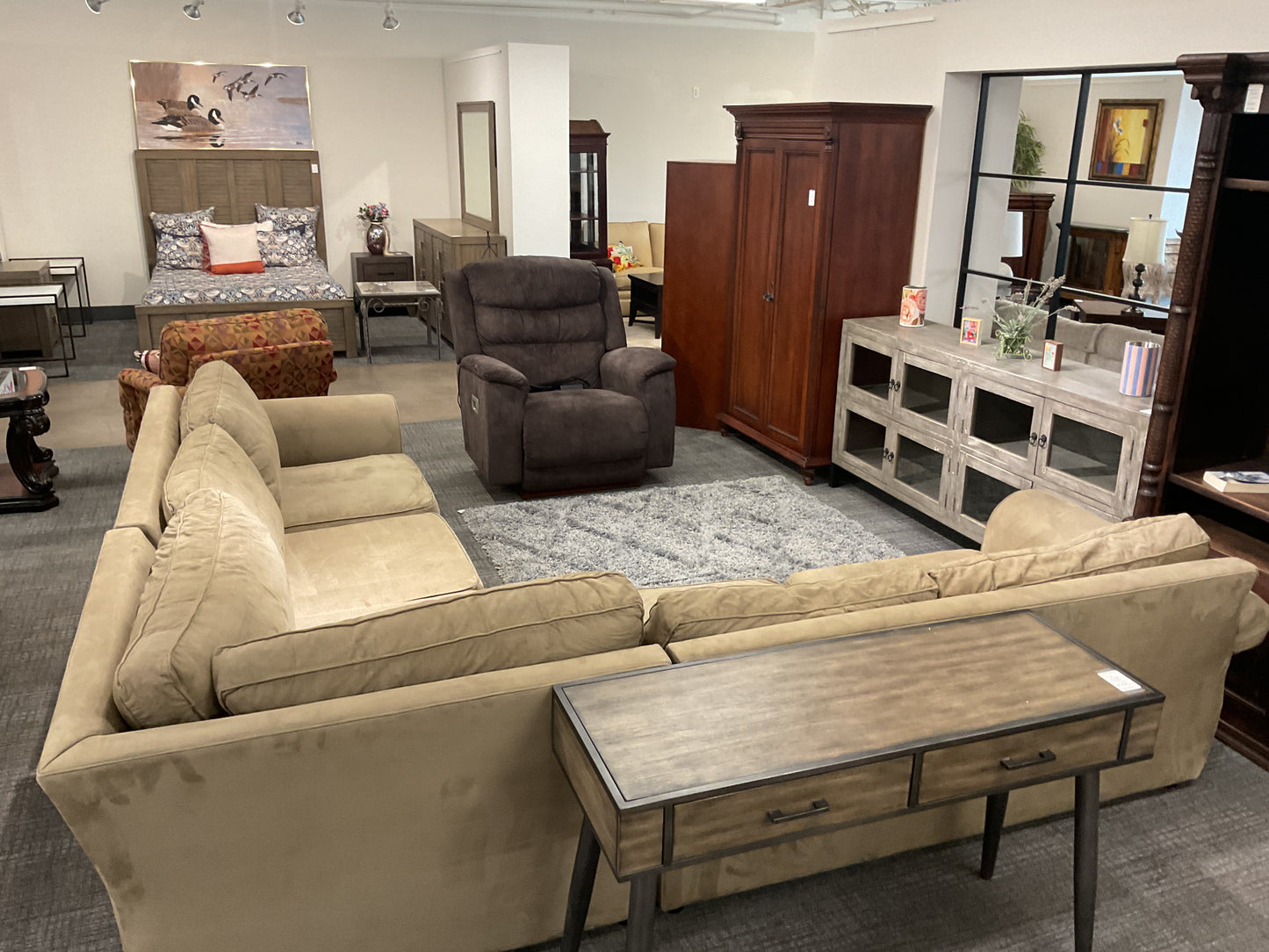 Tigris Sectional