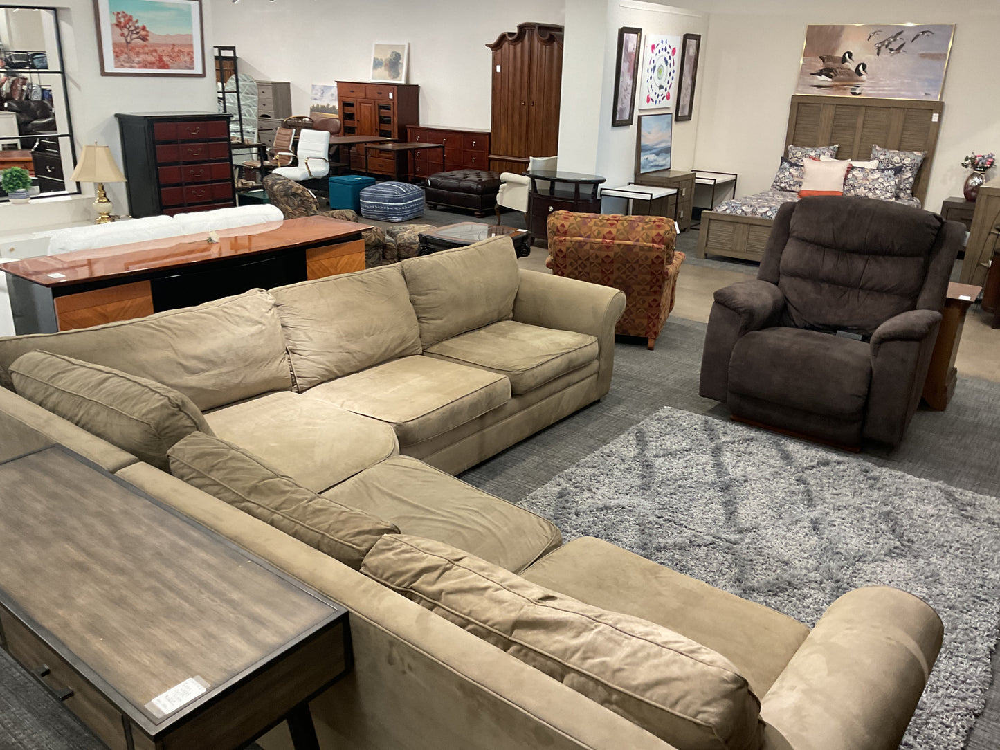 Tigris Sectional