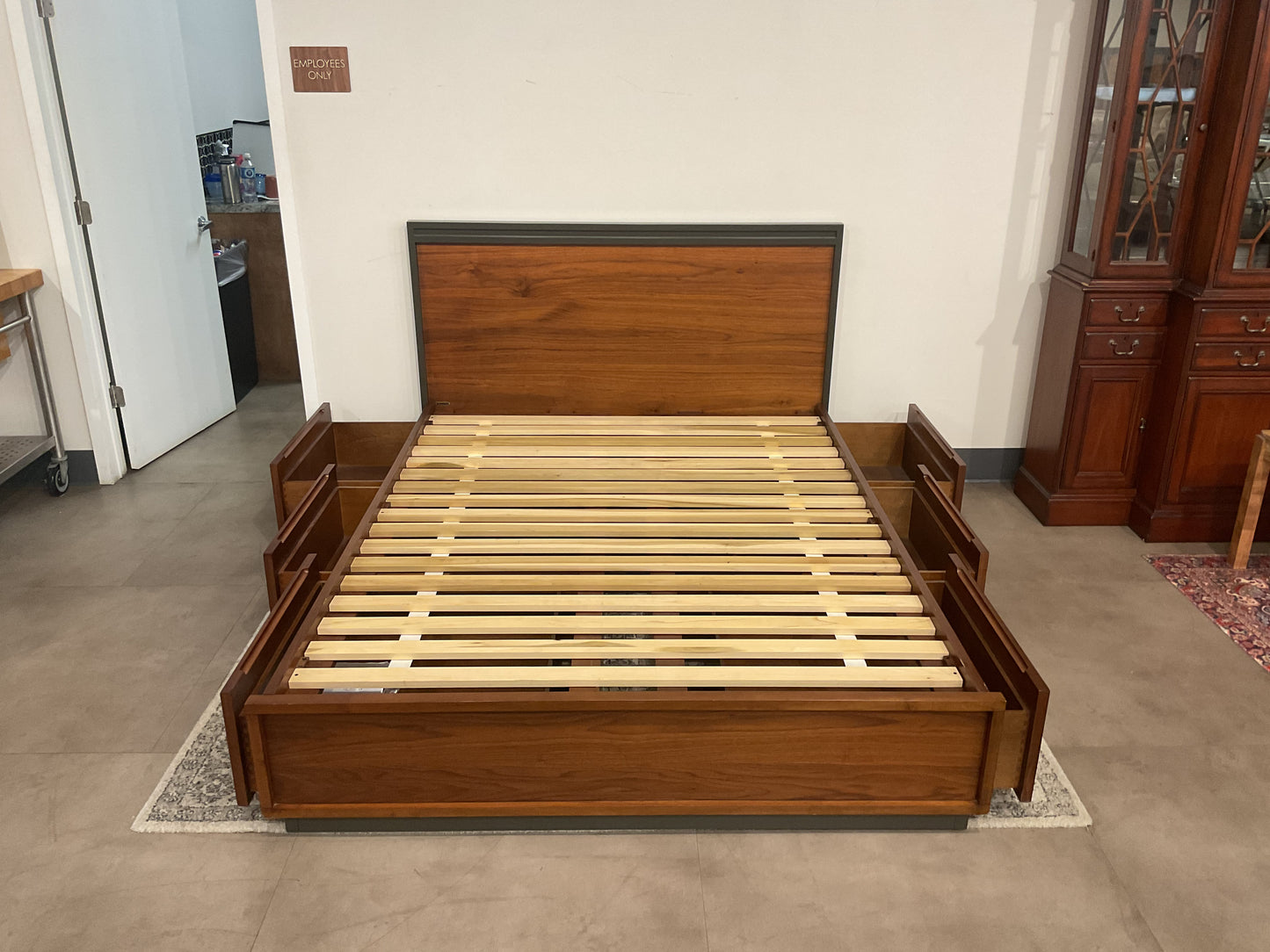 The Captain’s Queen Bed