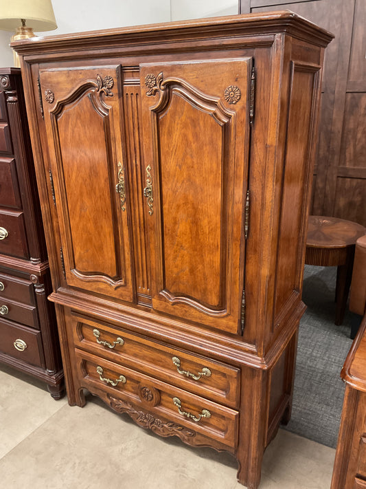 Très Flores Wardrobe