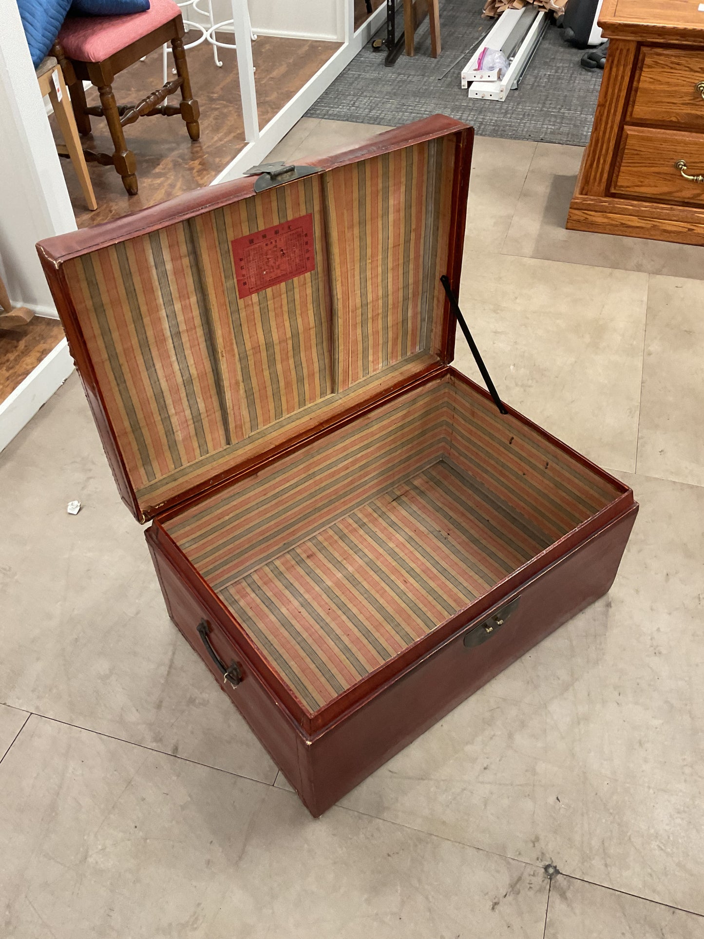 Red Chinese Trunk