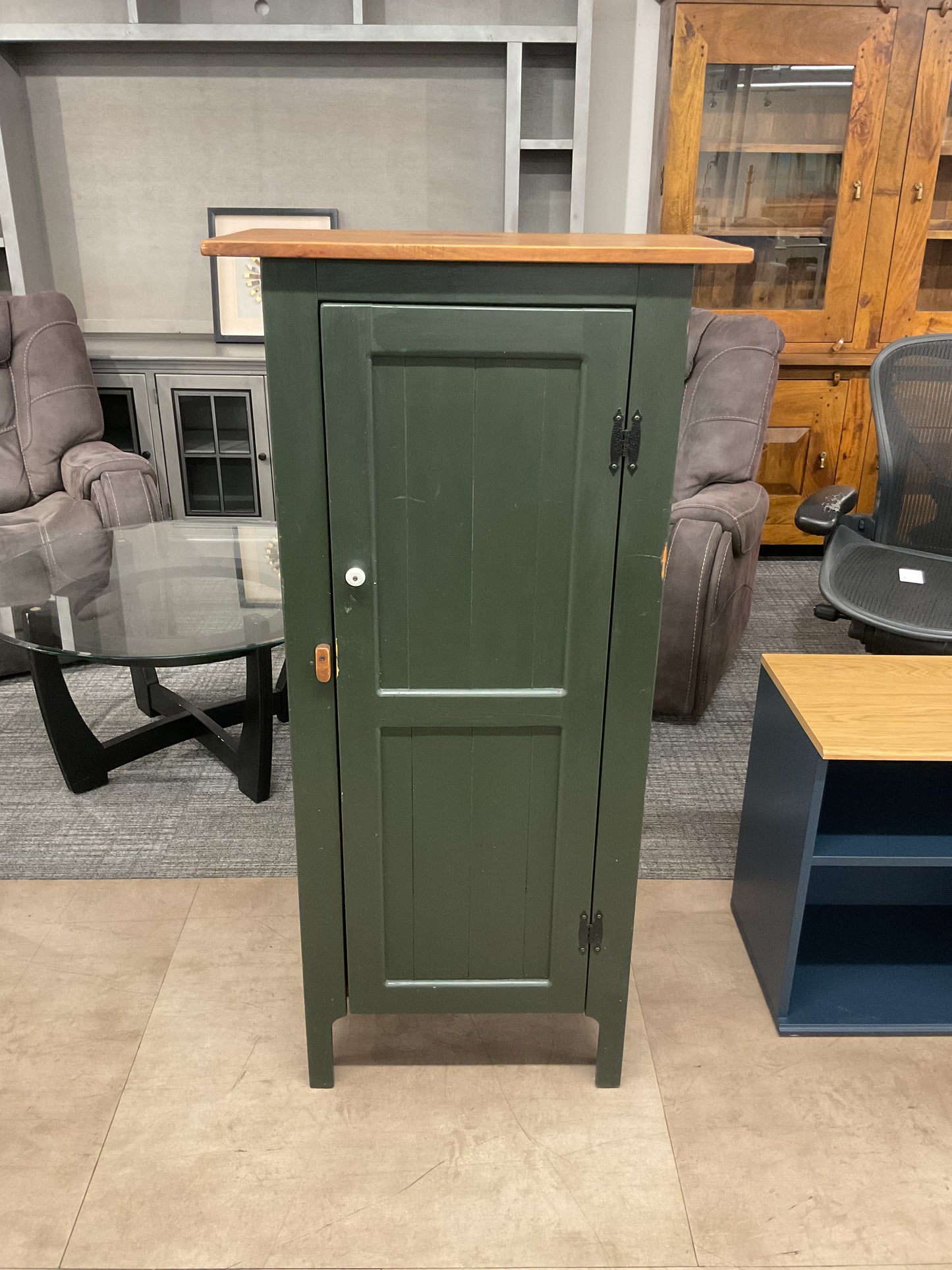 Thriller Cabinet