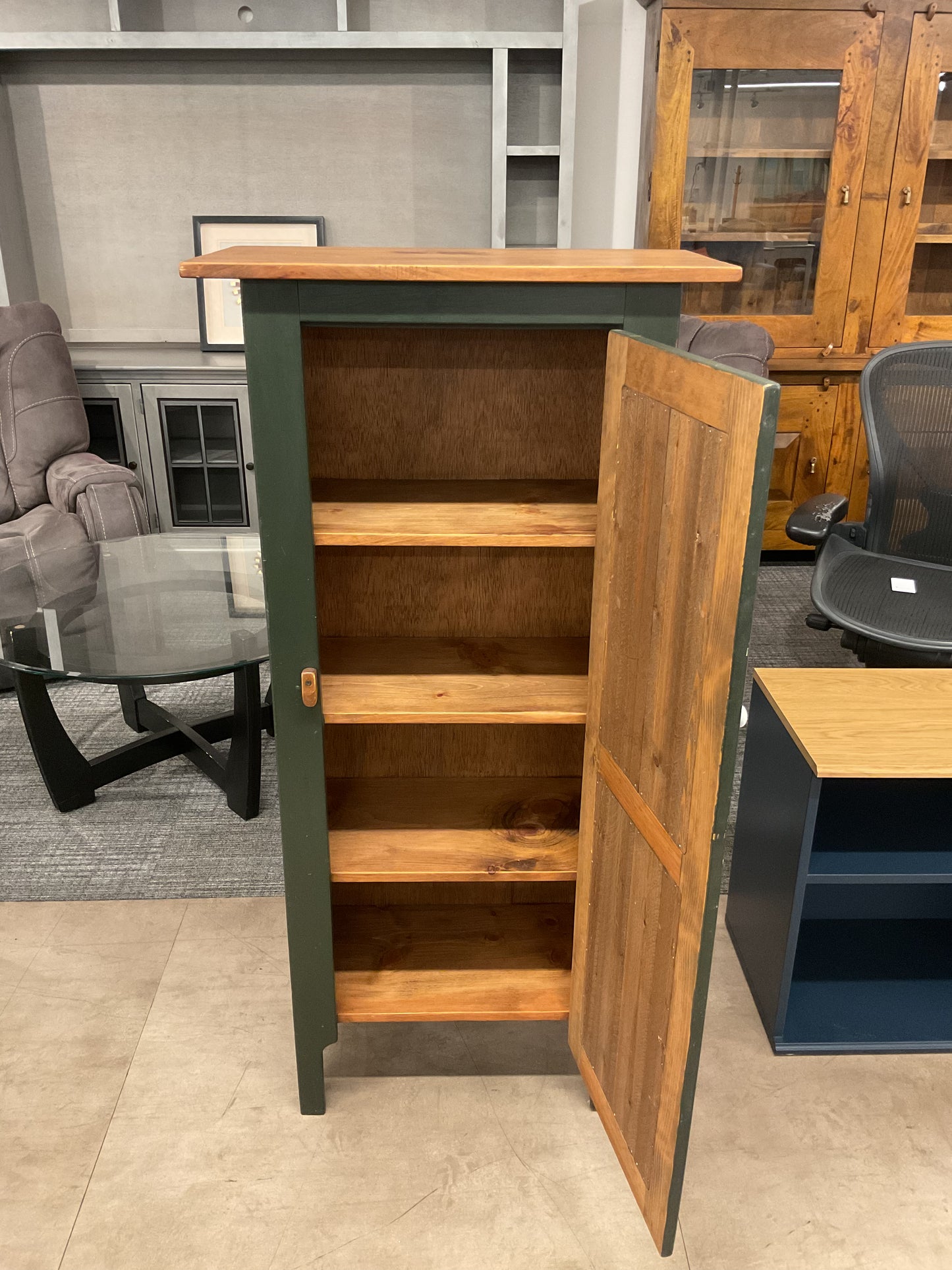 Thriller Cabinet