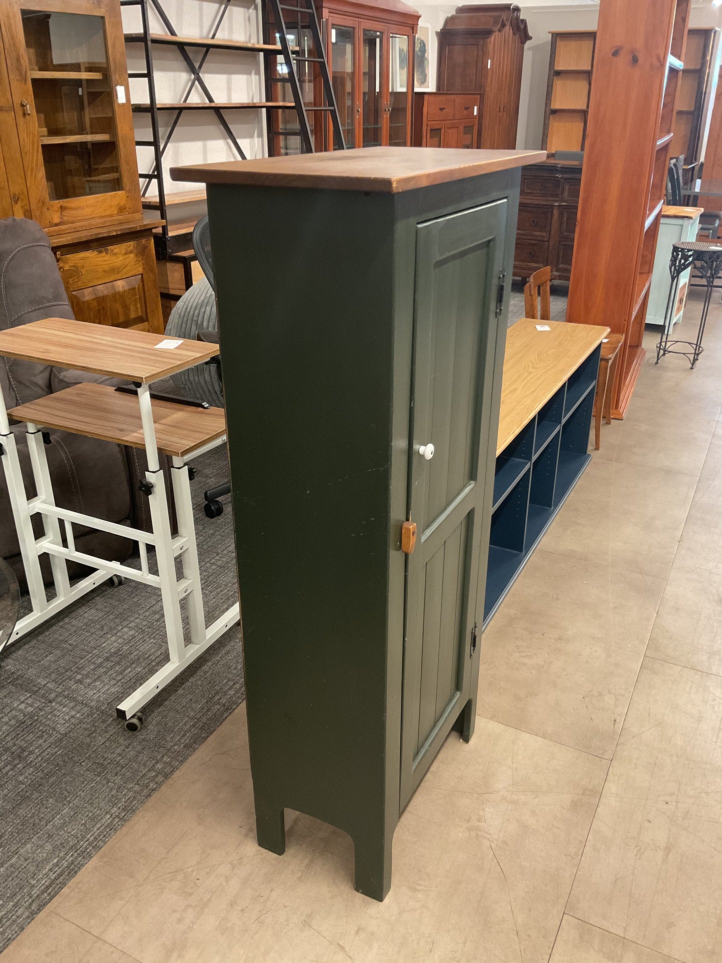 Thriller Cabinet