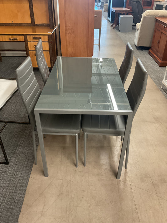 Jimmeny Crickets Dining Set
