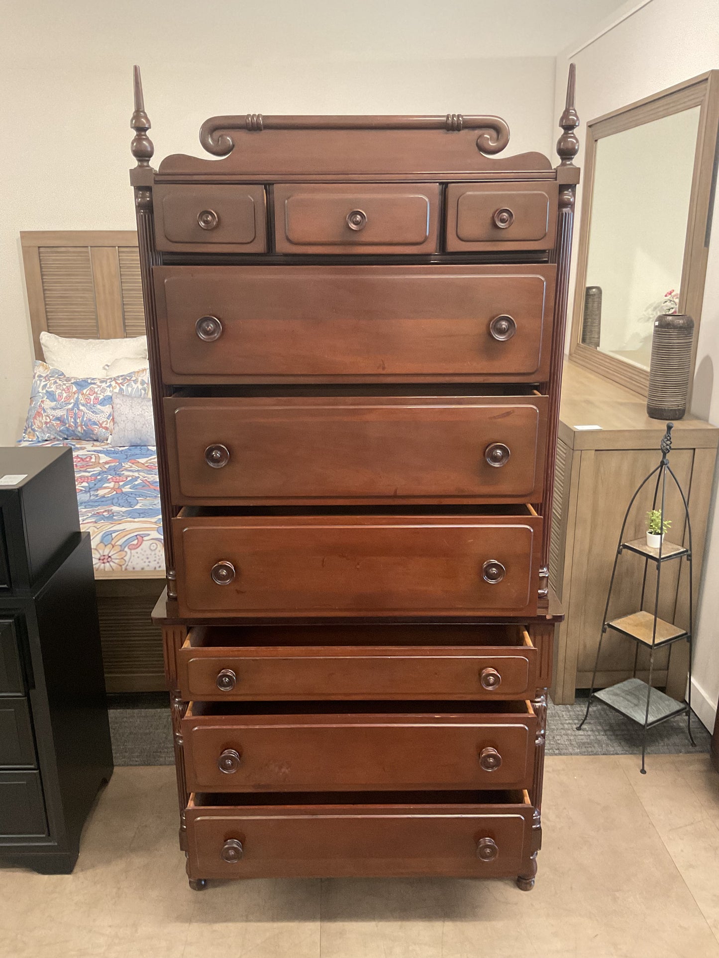 Skeleton Dresser