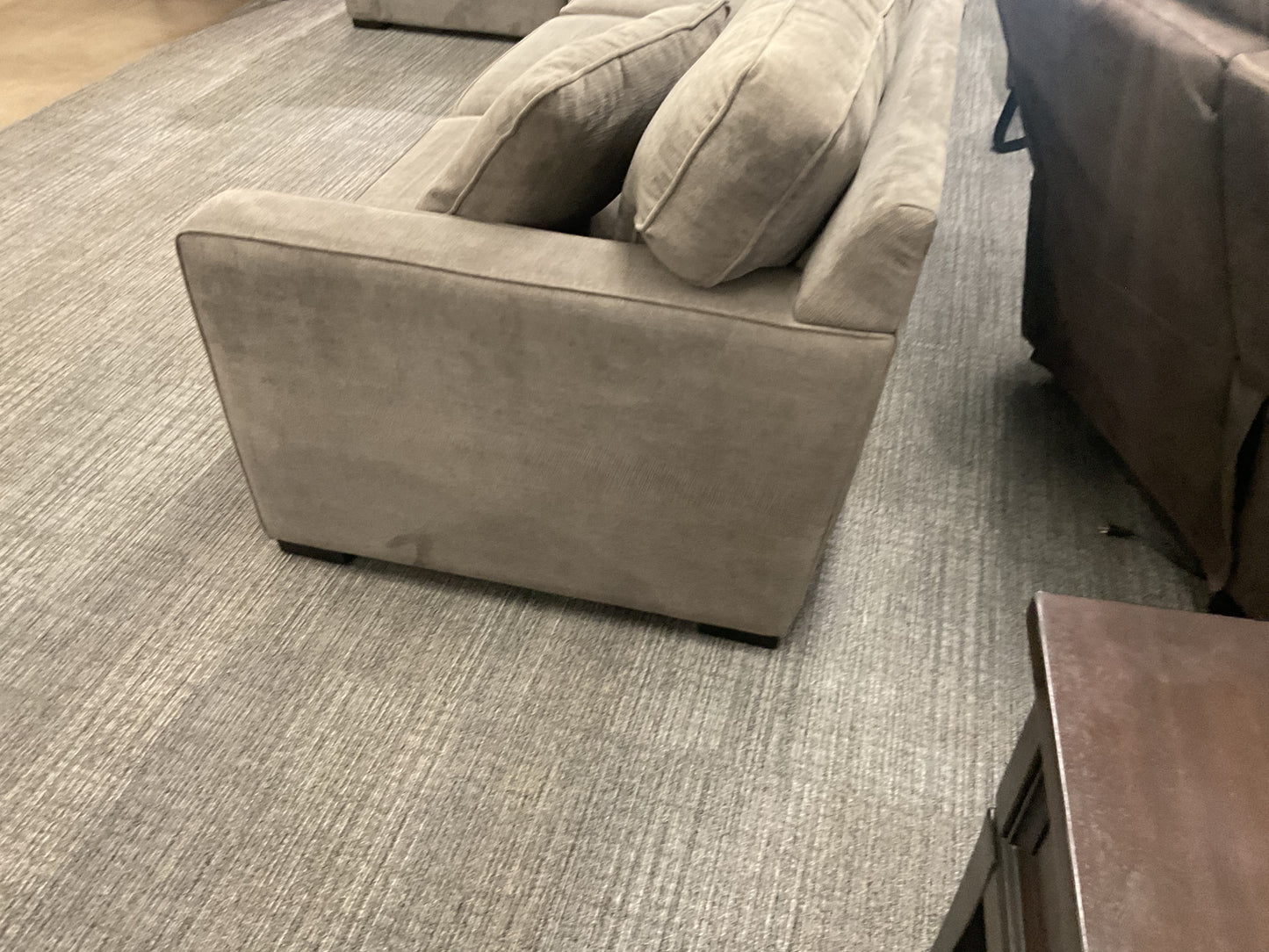 Lycon This Couch