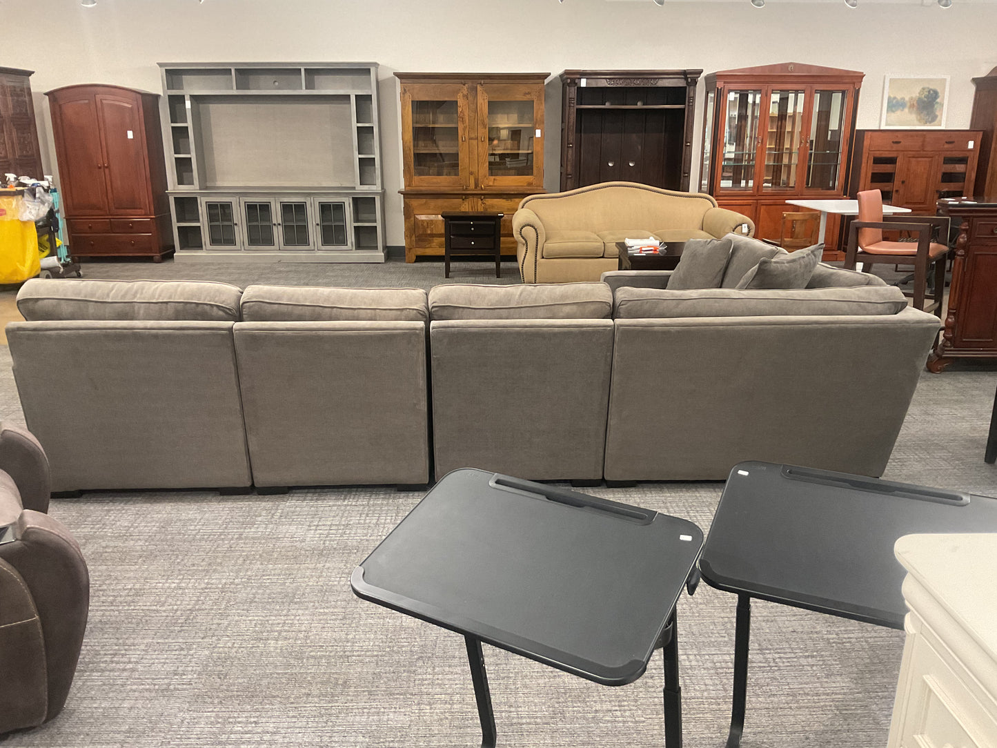 Lycon This Couch