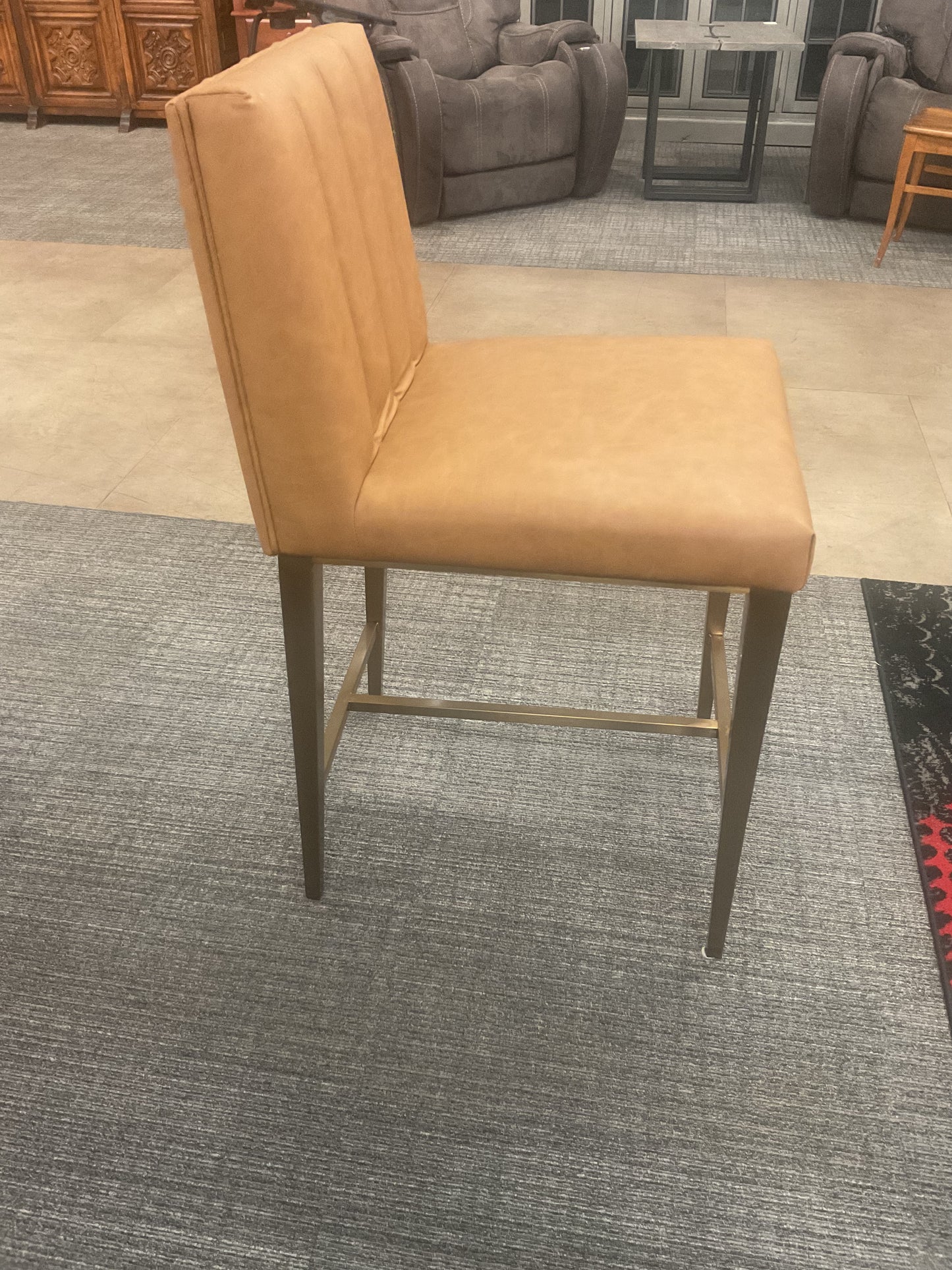 Queen Of The Dam Stool