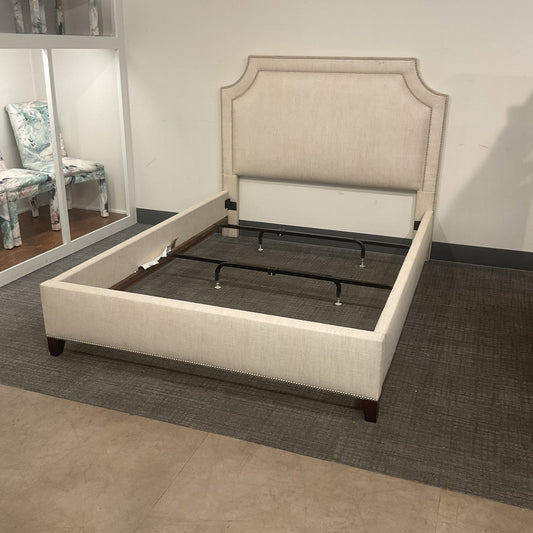 Vanguard’s Queen Bed