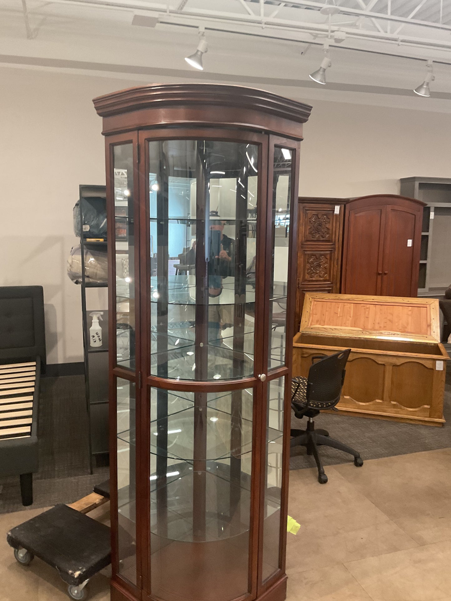 Corner Hutch