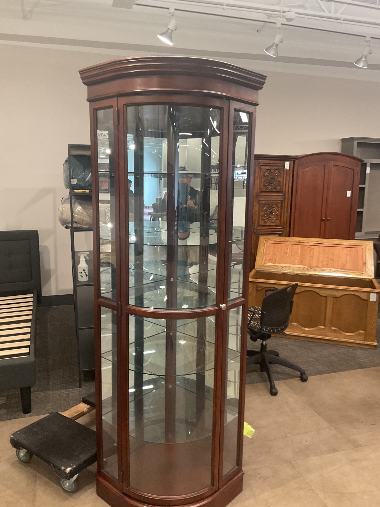 Corner Hutch