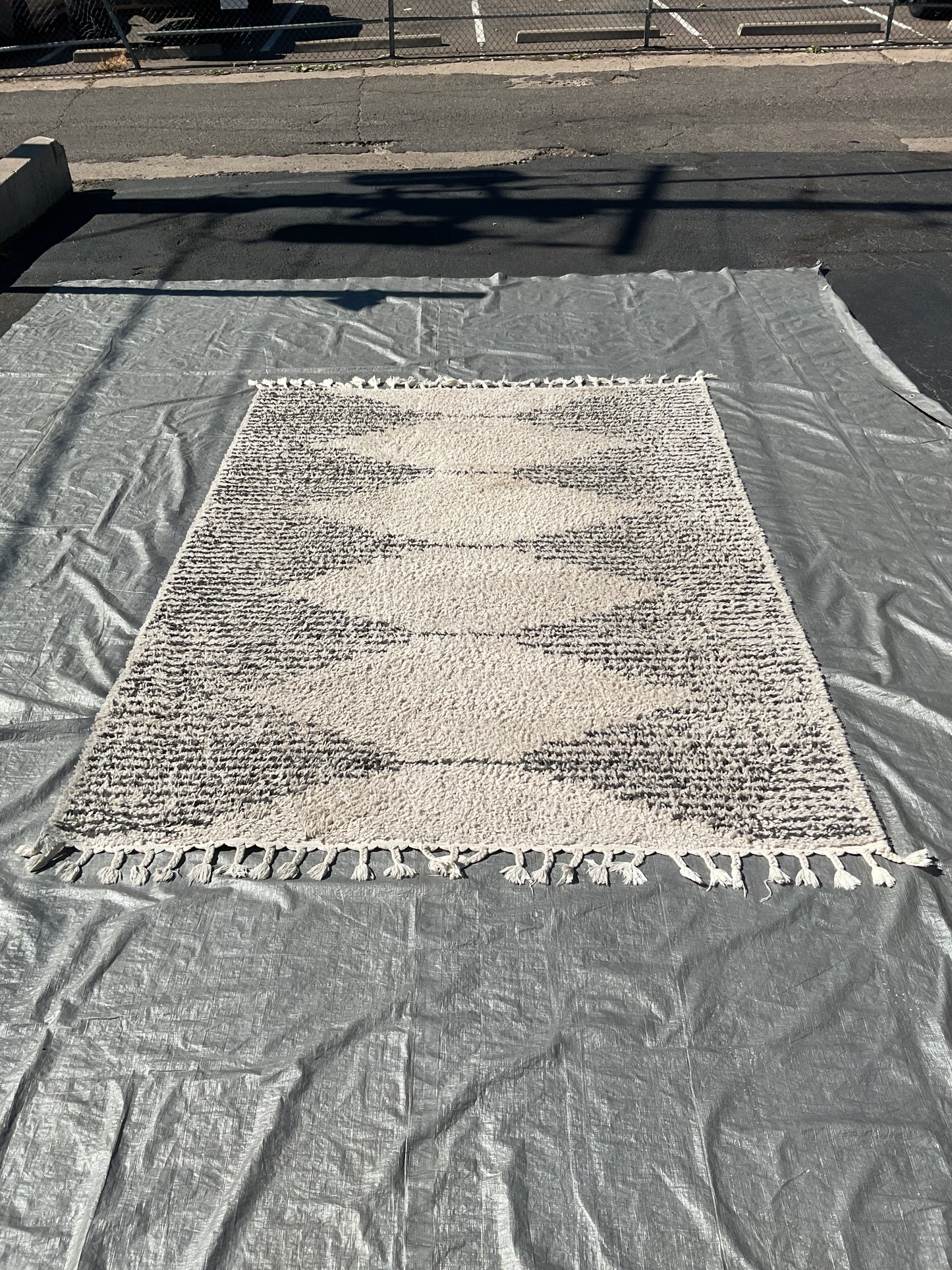 Piggy Tail Rug (R108)