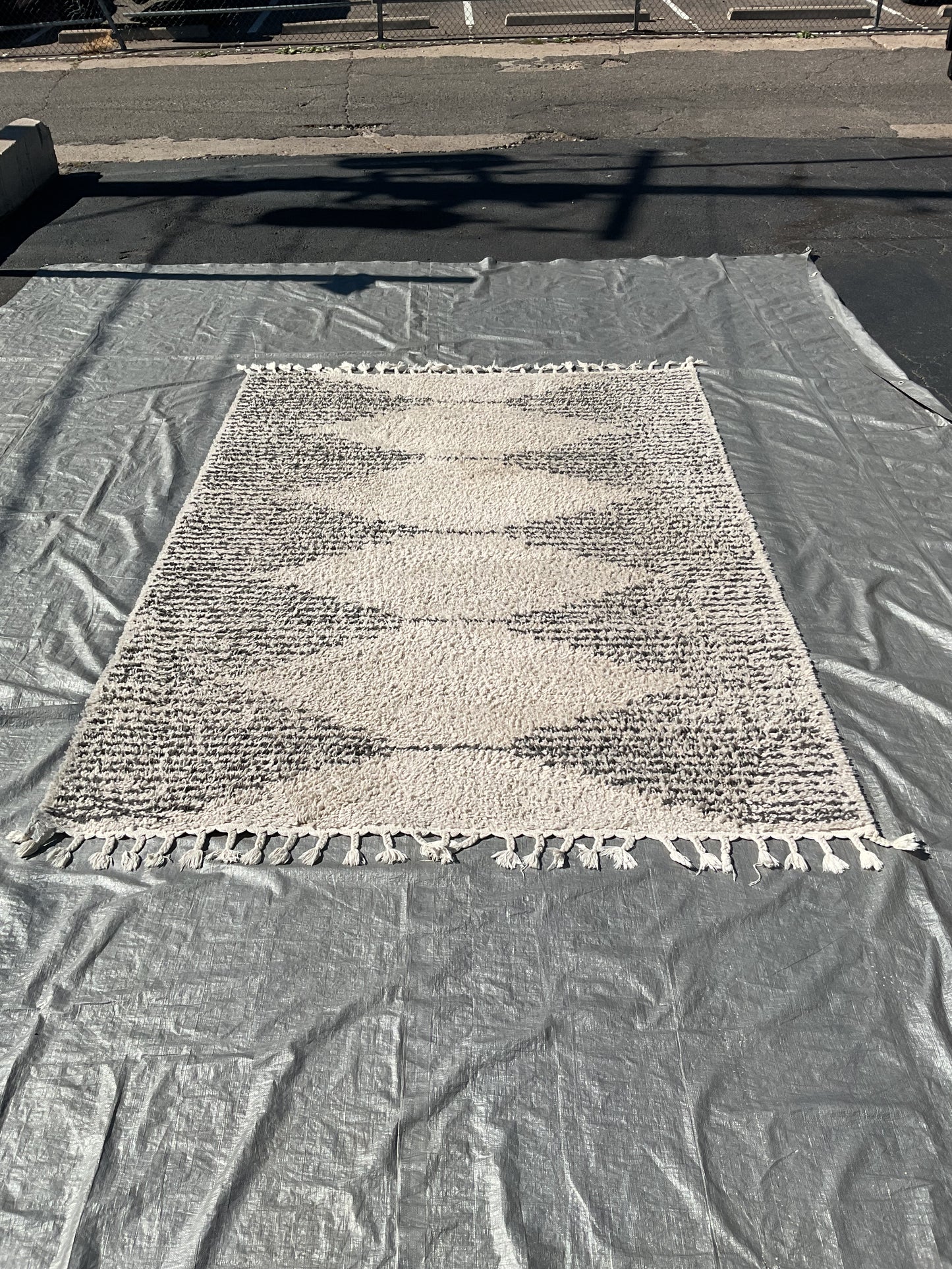 Piggy Tail Rug (R108)