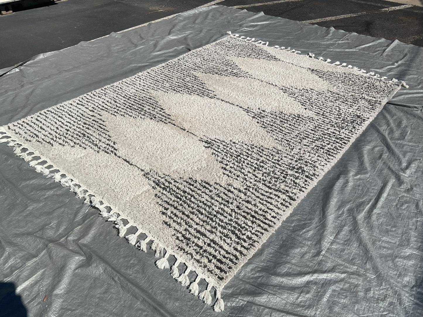 Piggy Tail Rug (R108)