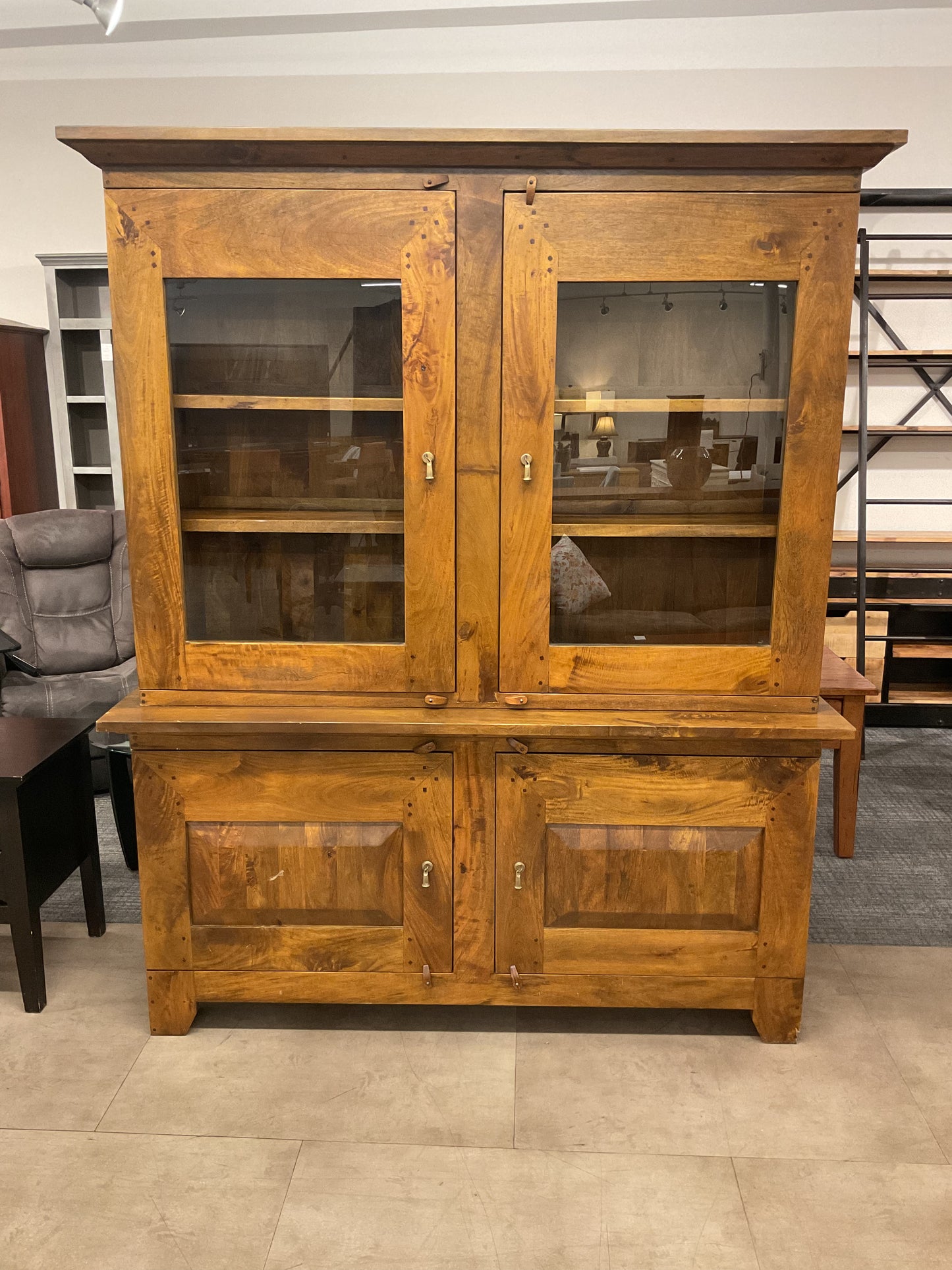 Mile High Hutch