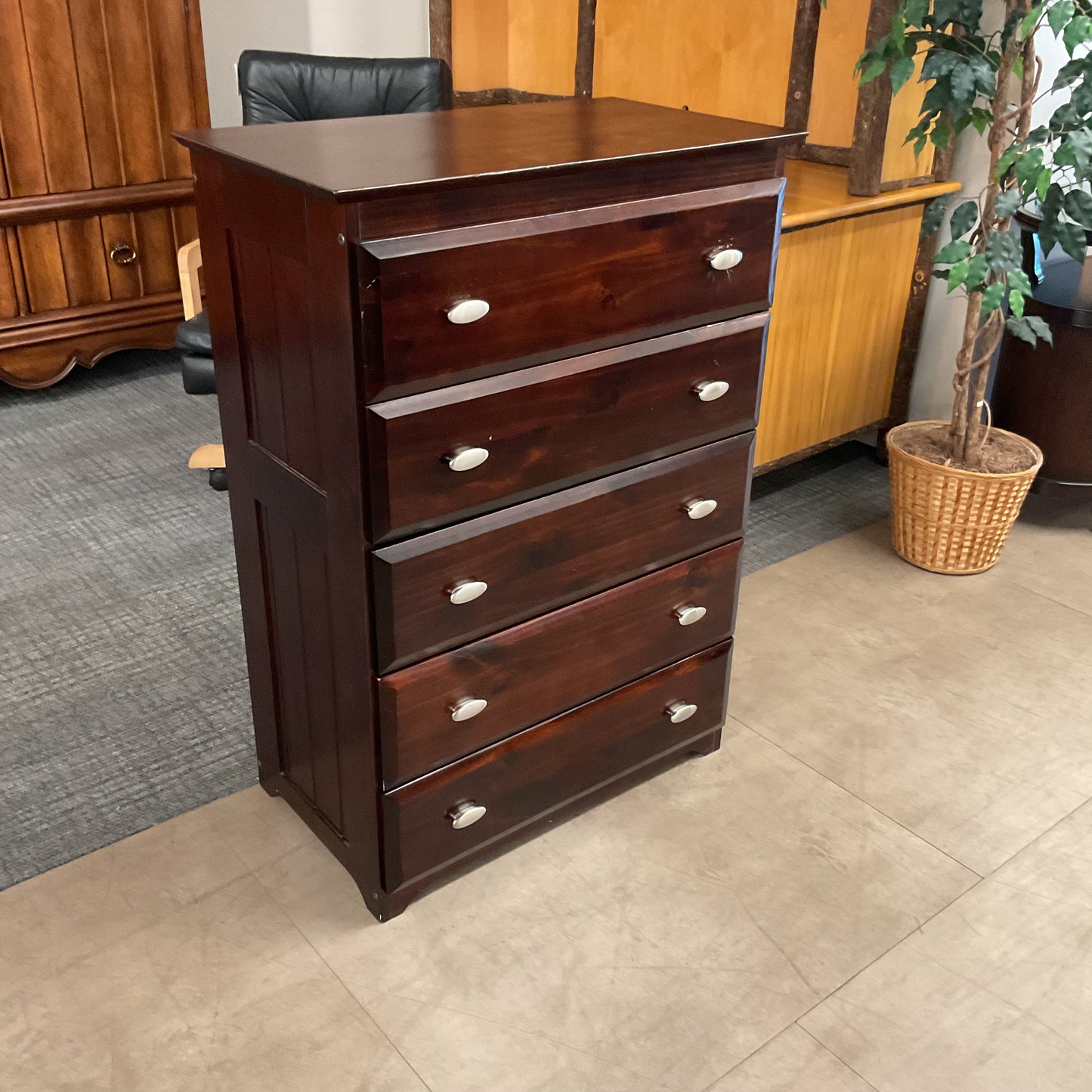Hershey Vibes Dresser