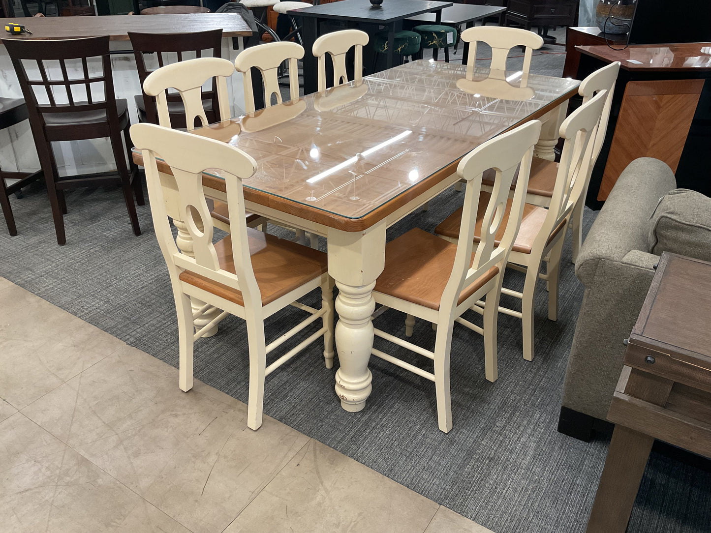 Elm Street Dining Set