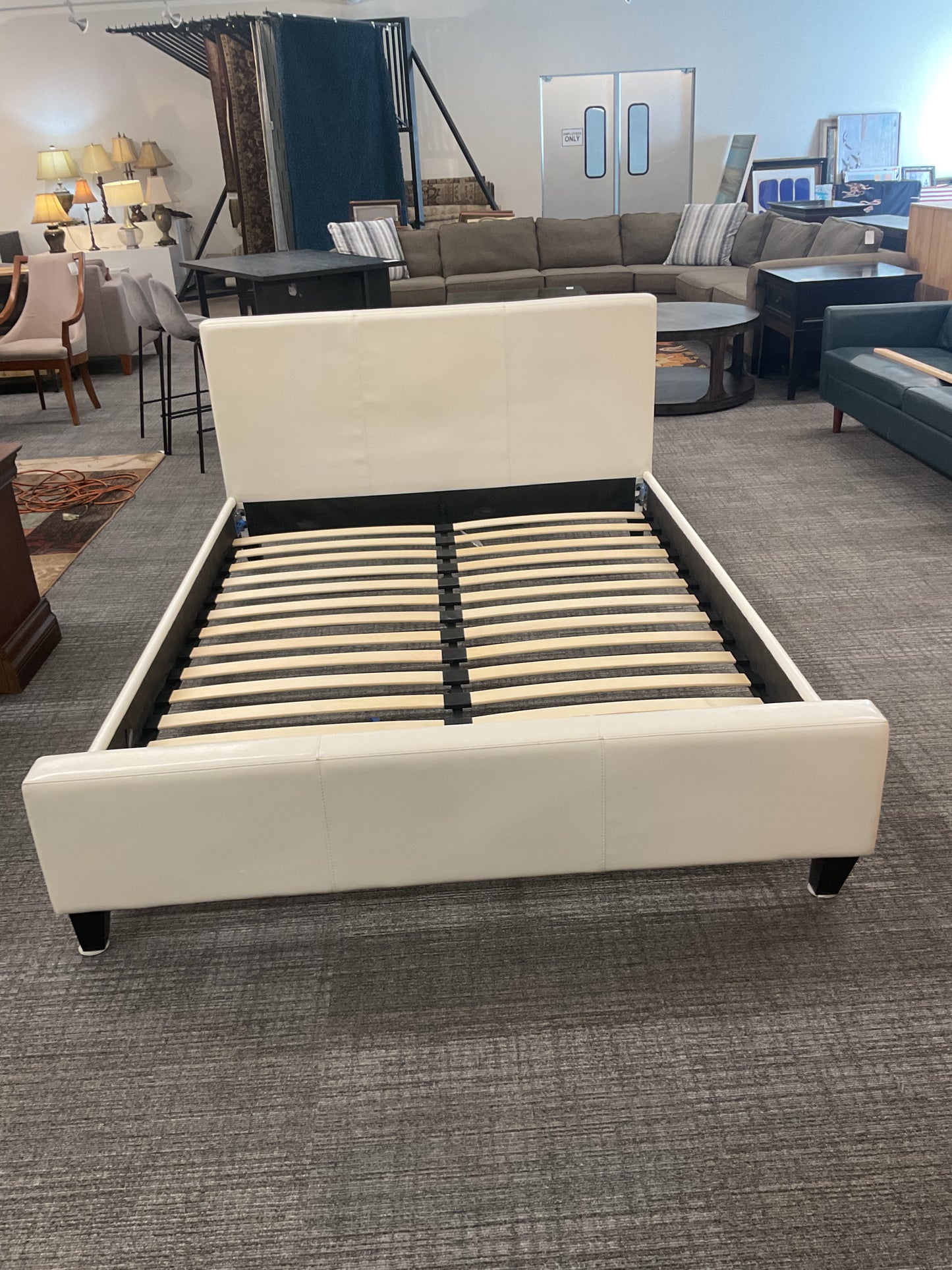 Your Ghost Queen Bed B112