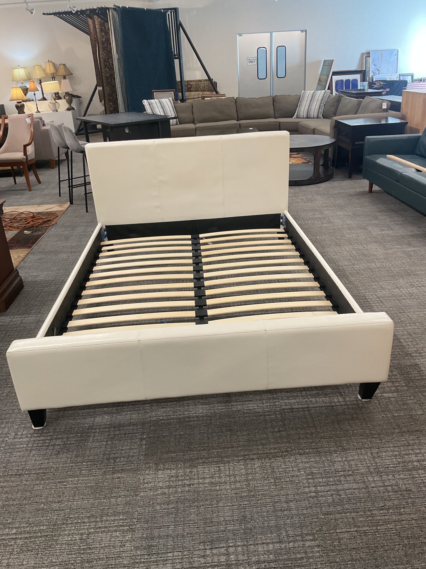 Your Ghost Queen Bed B112
