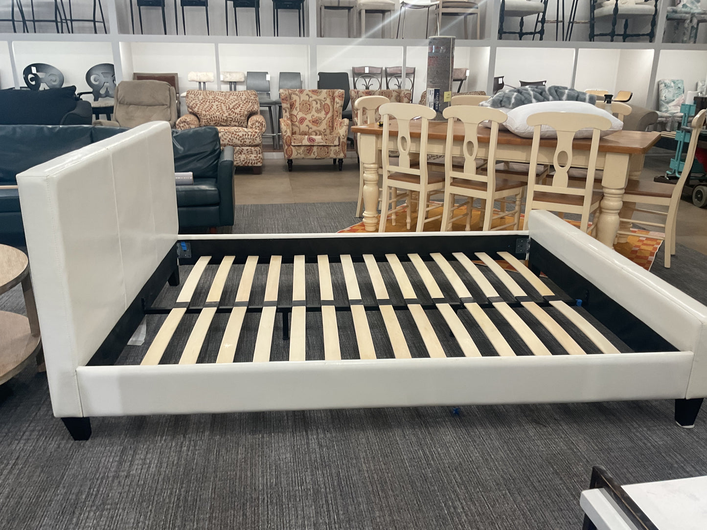 Your Ghost Queen Bed B112