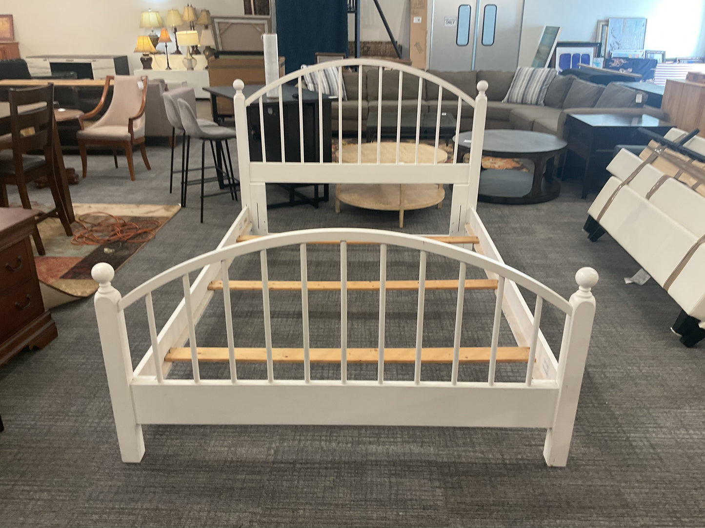 Not Really A Ghost Queen Bed B114