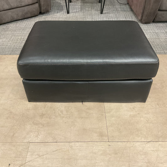 Rest in Feet’s Ottoman