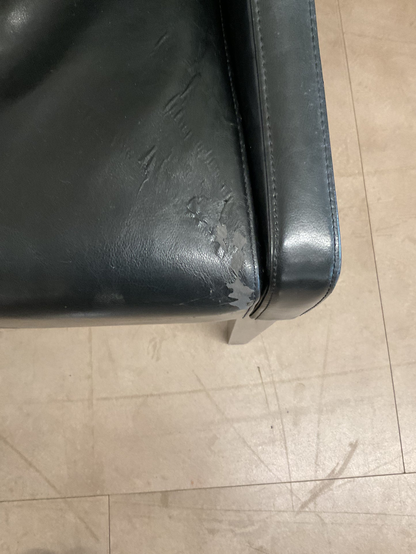 Mario Leather Arm Chair