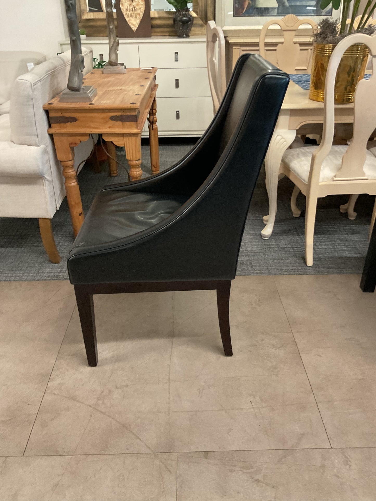 Mario Leather Arm Chair