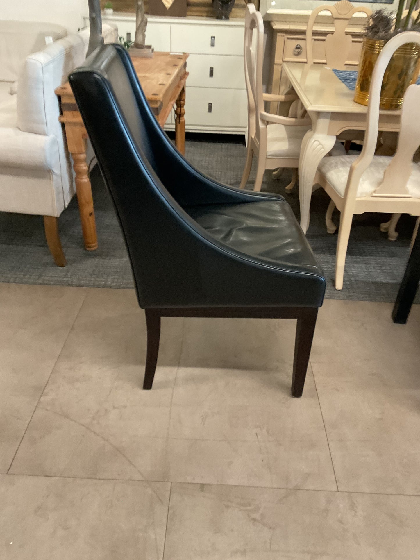 Mario Leather Arm Chair