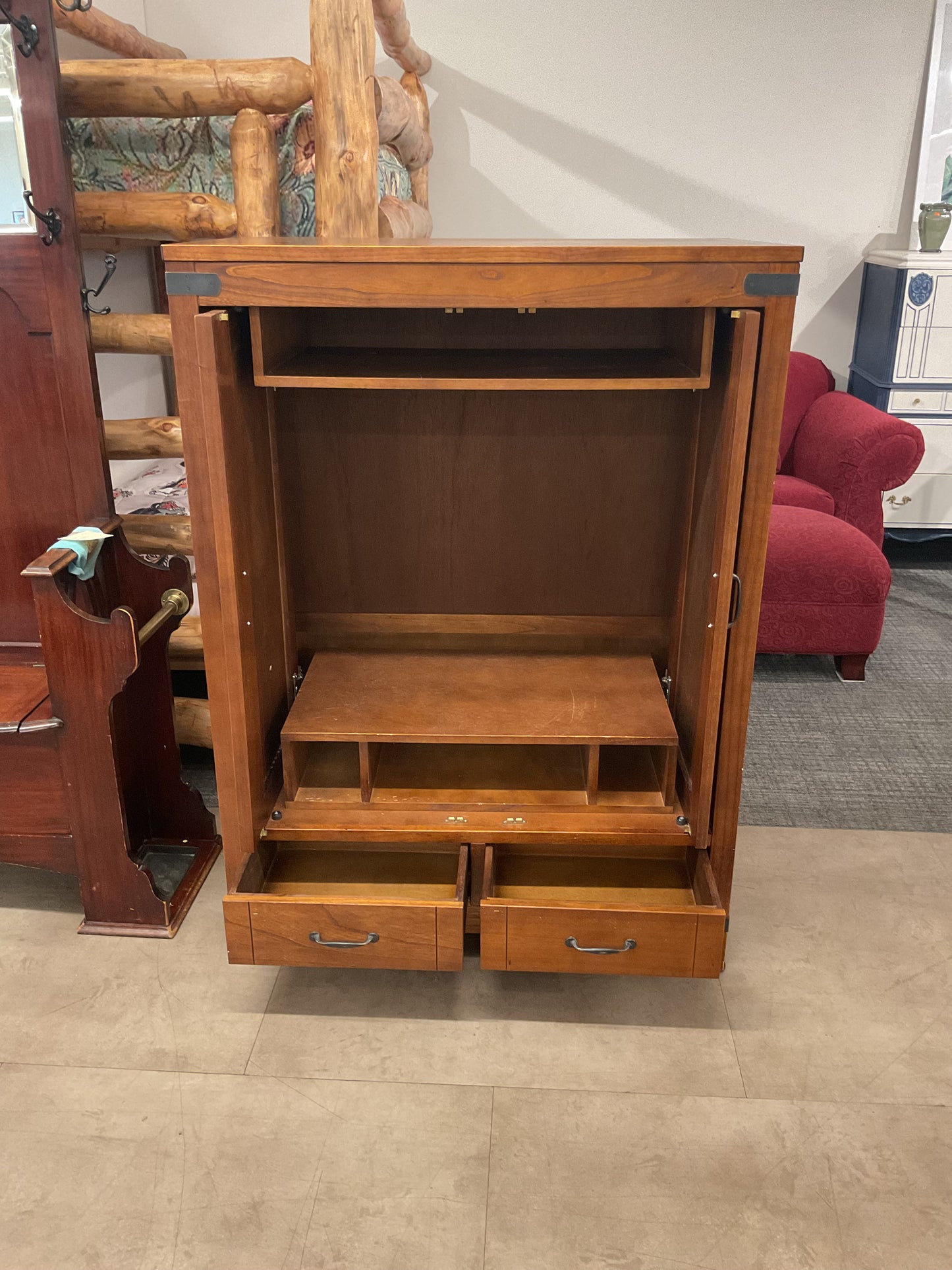 Entertainment Hutch