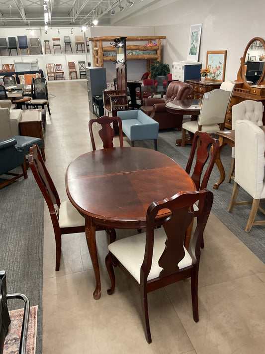 Oval Dining Table Set