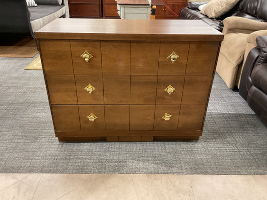 Golden Diamond Dresser