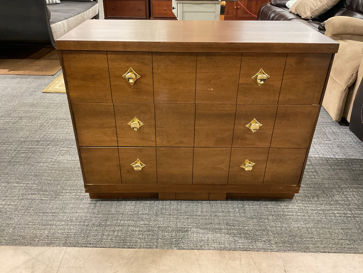 Golden Diamond Dresser