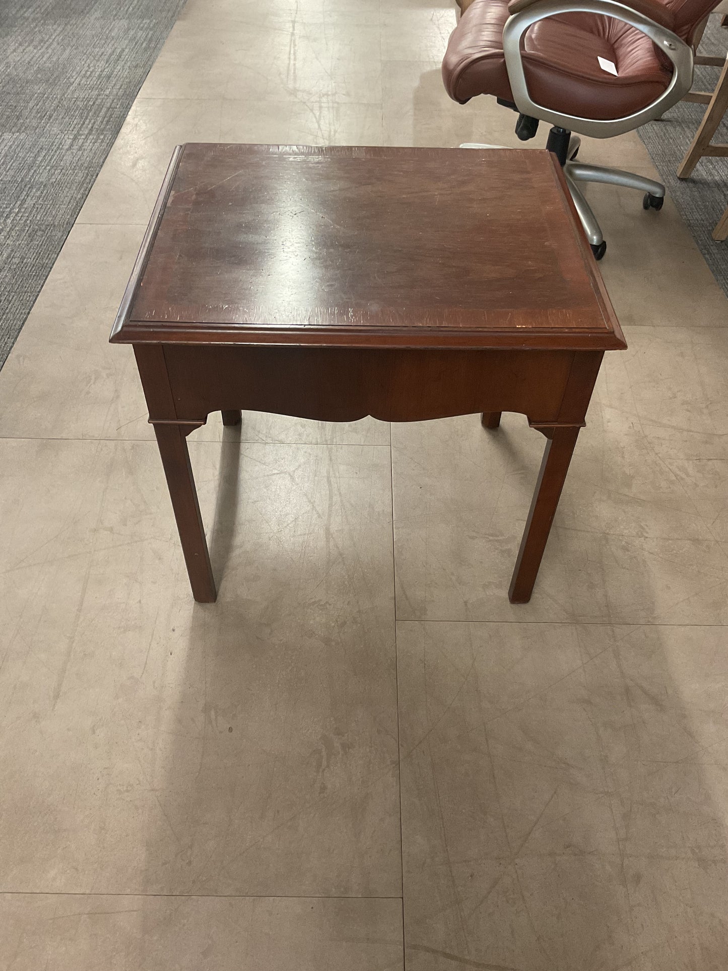 Skinny Legs End Table