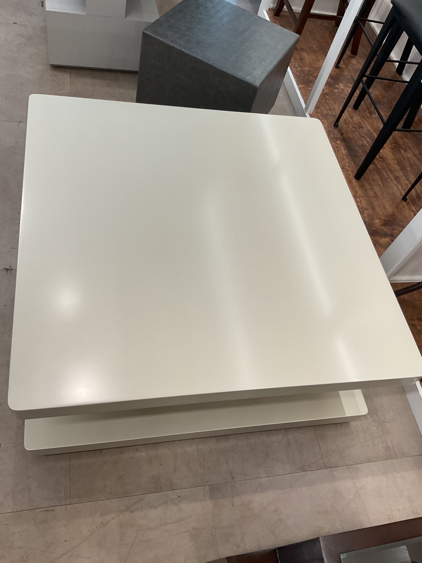 Floating Coffee Table (WH)