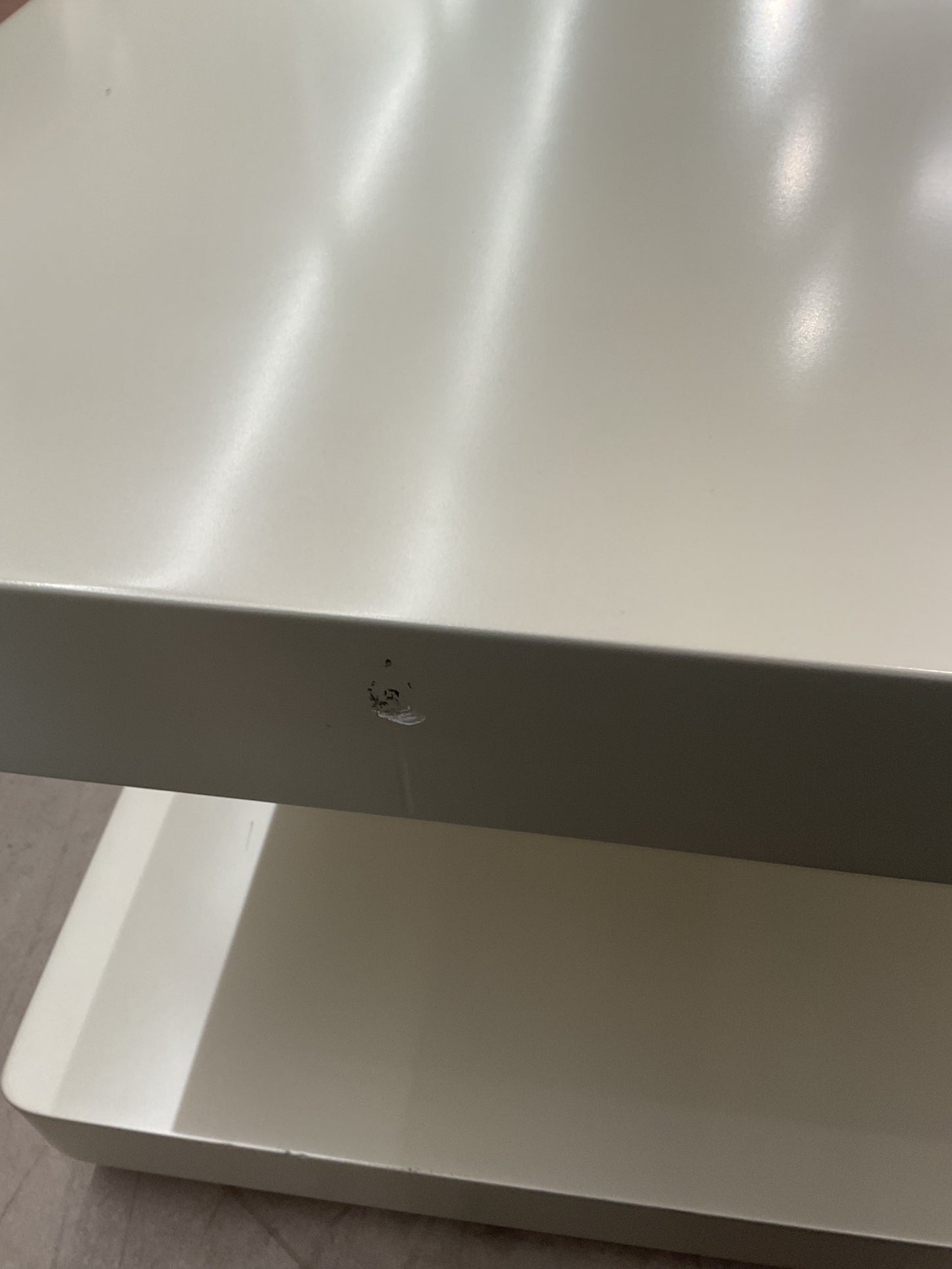 Floating Coffee Table (WH)