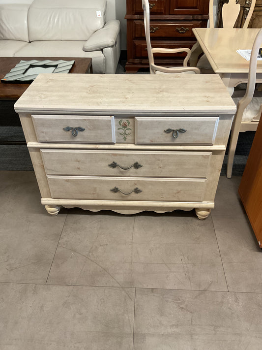 3 Instead Of 4 Dresser