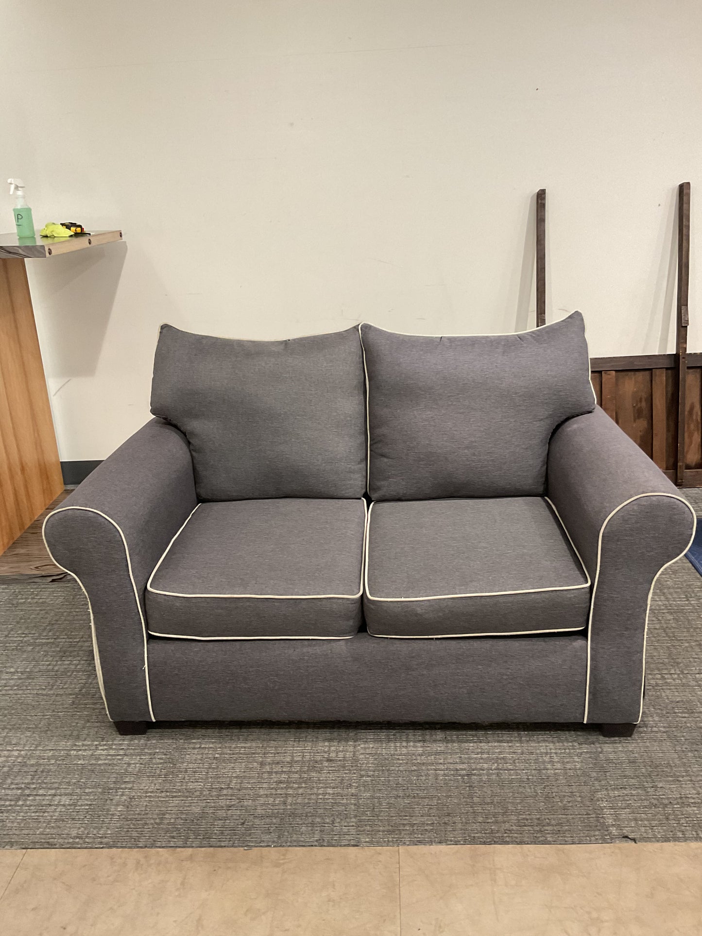 Nadia Loveseat