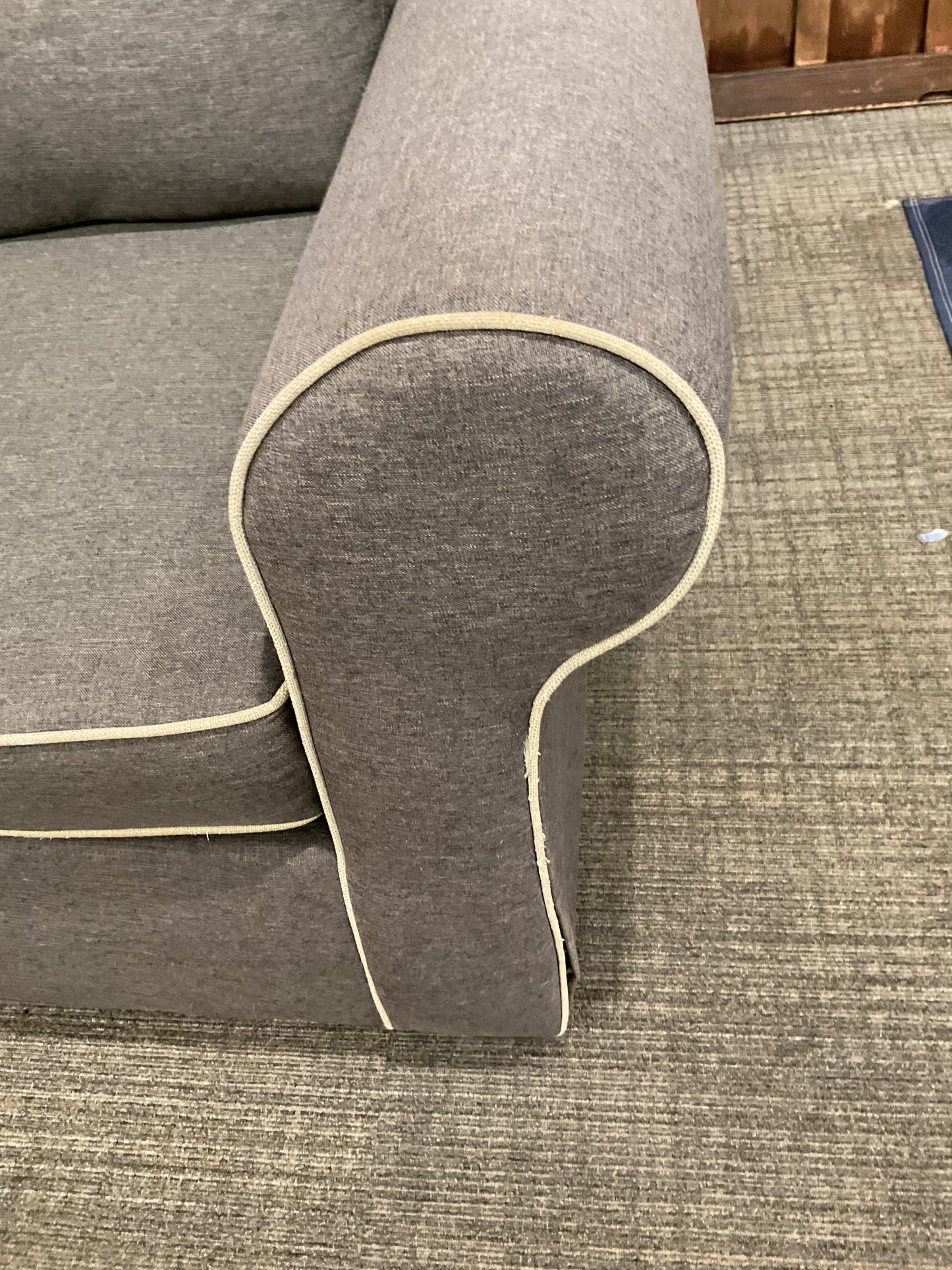 Nadia Loveseat
