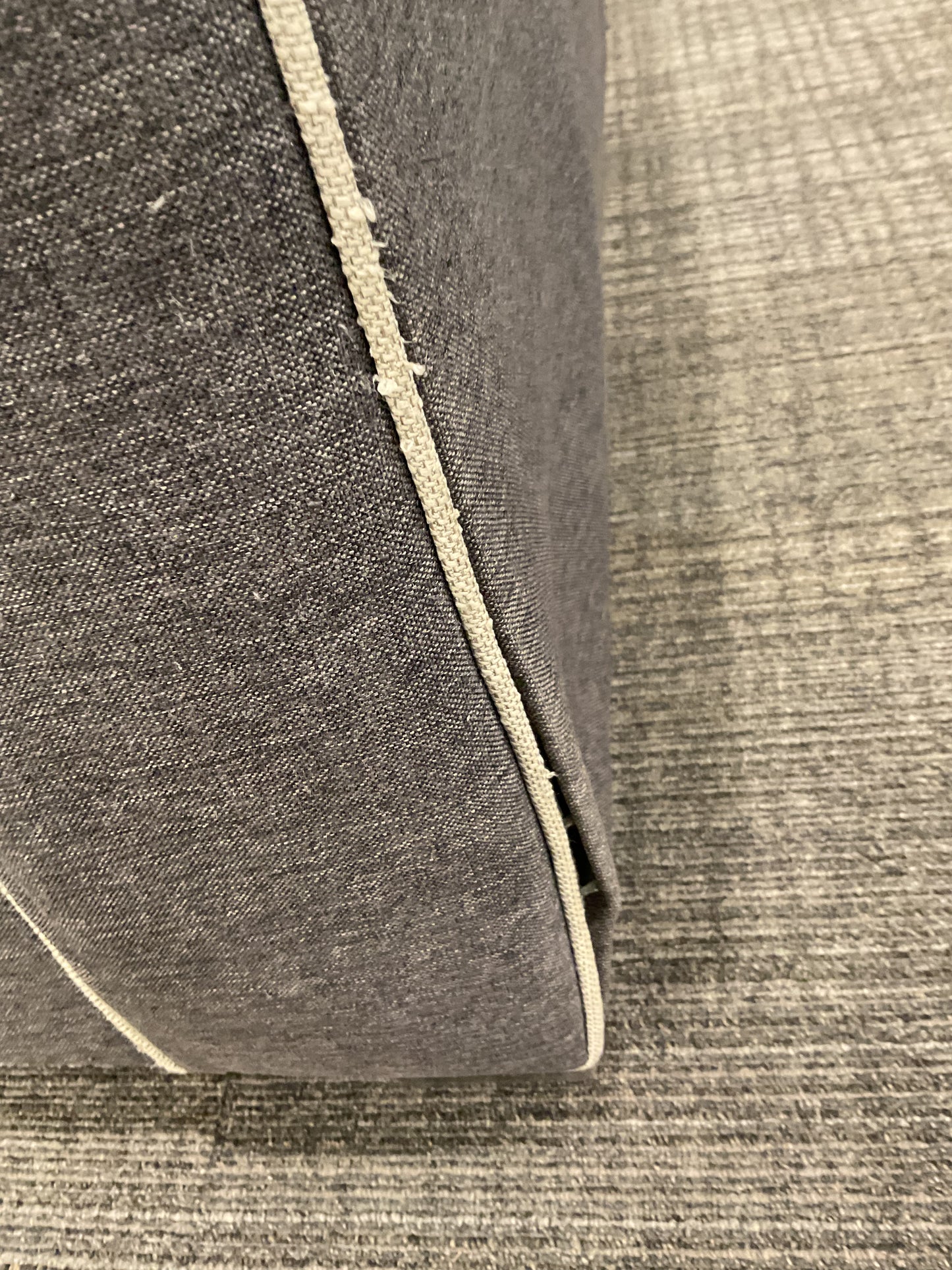 Nadia Loveseat
